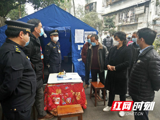 湘西州水利局党员志愿服务队来到结对互助的吉首市峒河街道五里牌社区