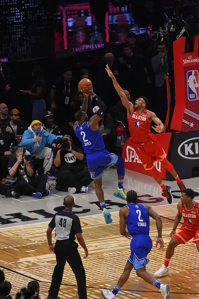 新京报讯(记者 徐邦印)2月17日,2020年全明星周末在芝加哥上演压轴大