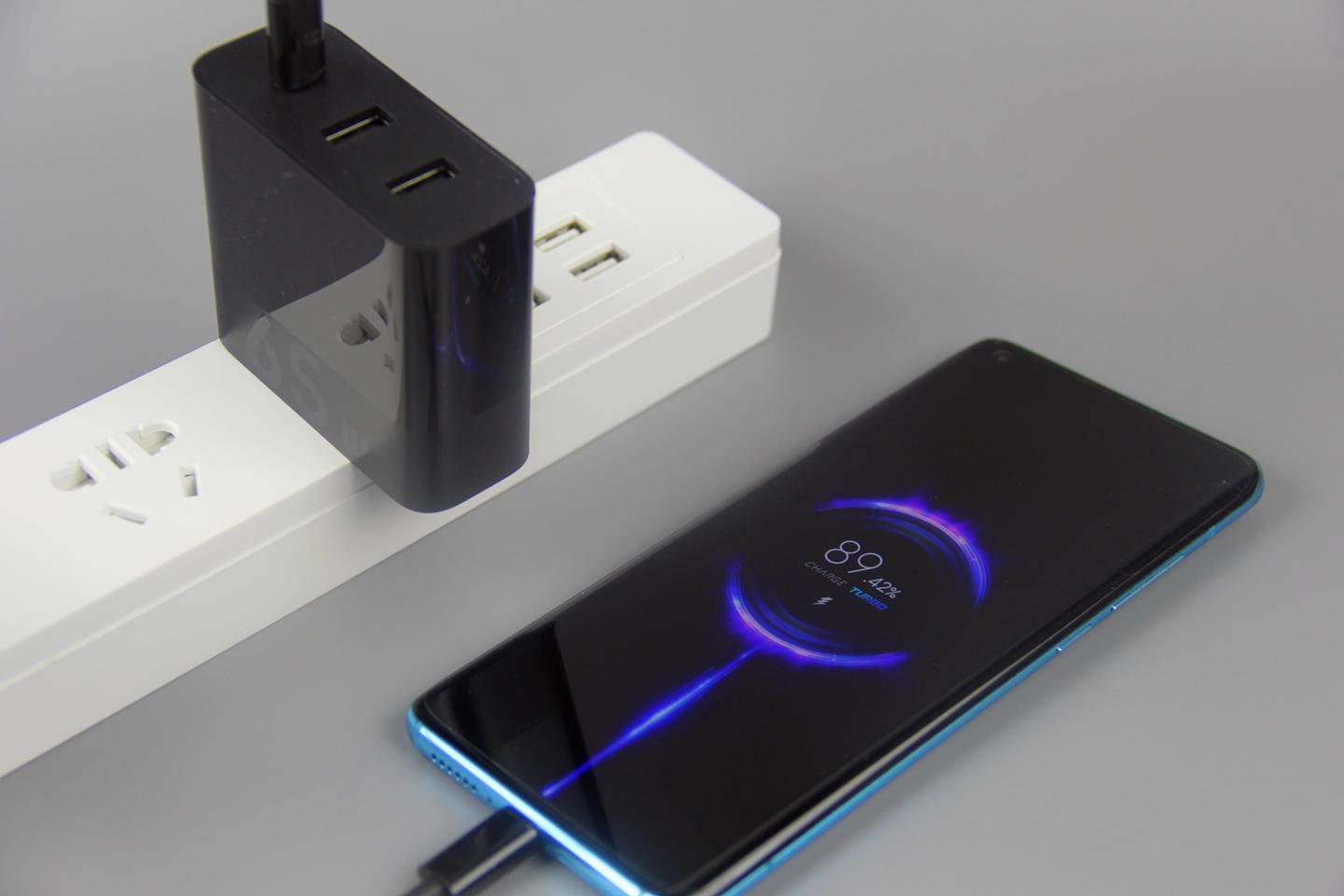 紫米三口usb充电器,65w极速快充,小米华为苹果都能充