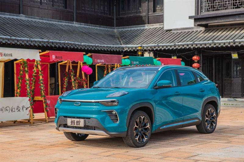 颜值新奇同级唯一后驱奇瑞蚂蚁是15万级纯电suv首选