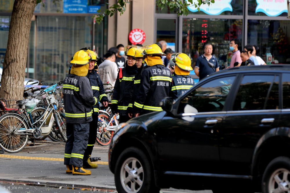 沈阳一小区门市发生爆炸 现场一片狼藉