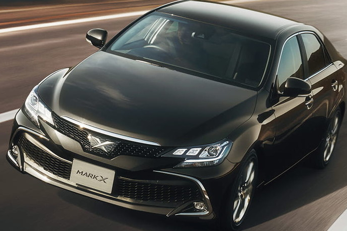 外观来看,这台全新的2020款丰田锐志车型使用了与新款丰田凯美瑞和