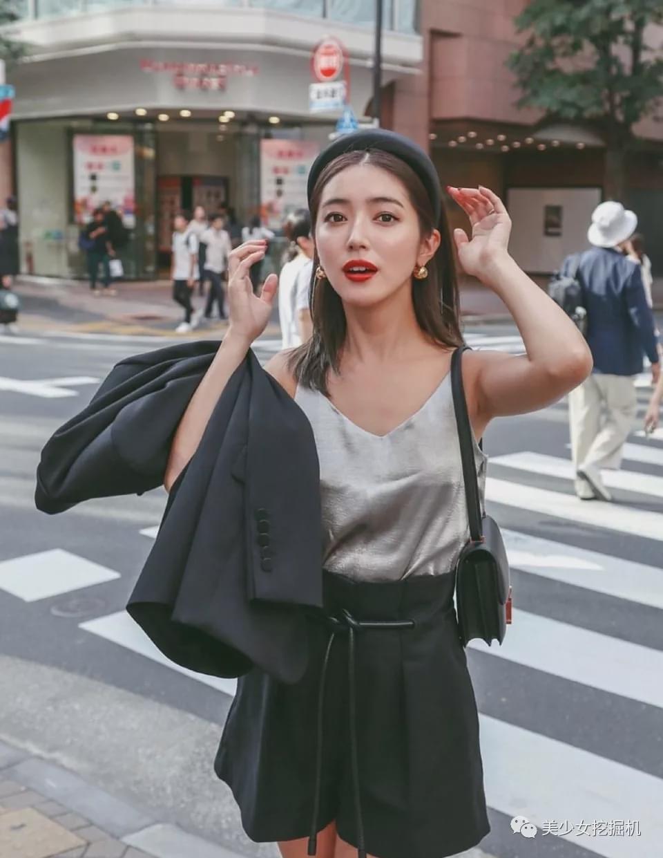 国际版抖音最火网红,一条广告收入六位数,然而娃娃脸是p出来的?