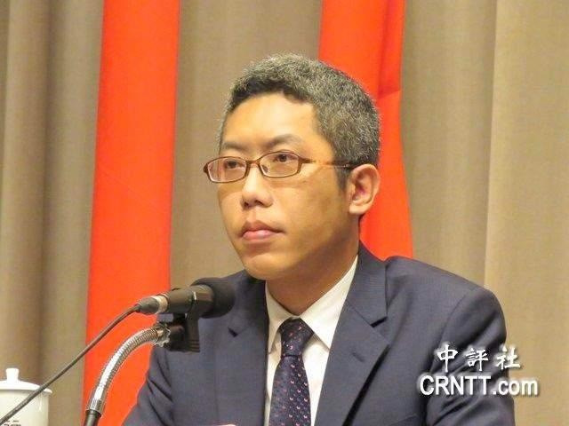 丁允恭前女友指控他要我穿短裙网袜像妓女