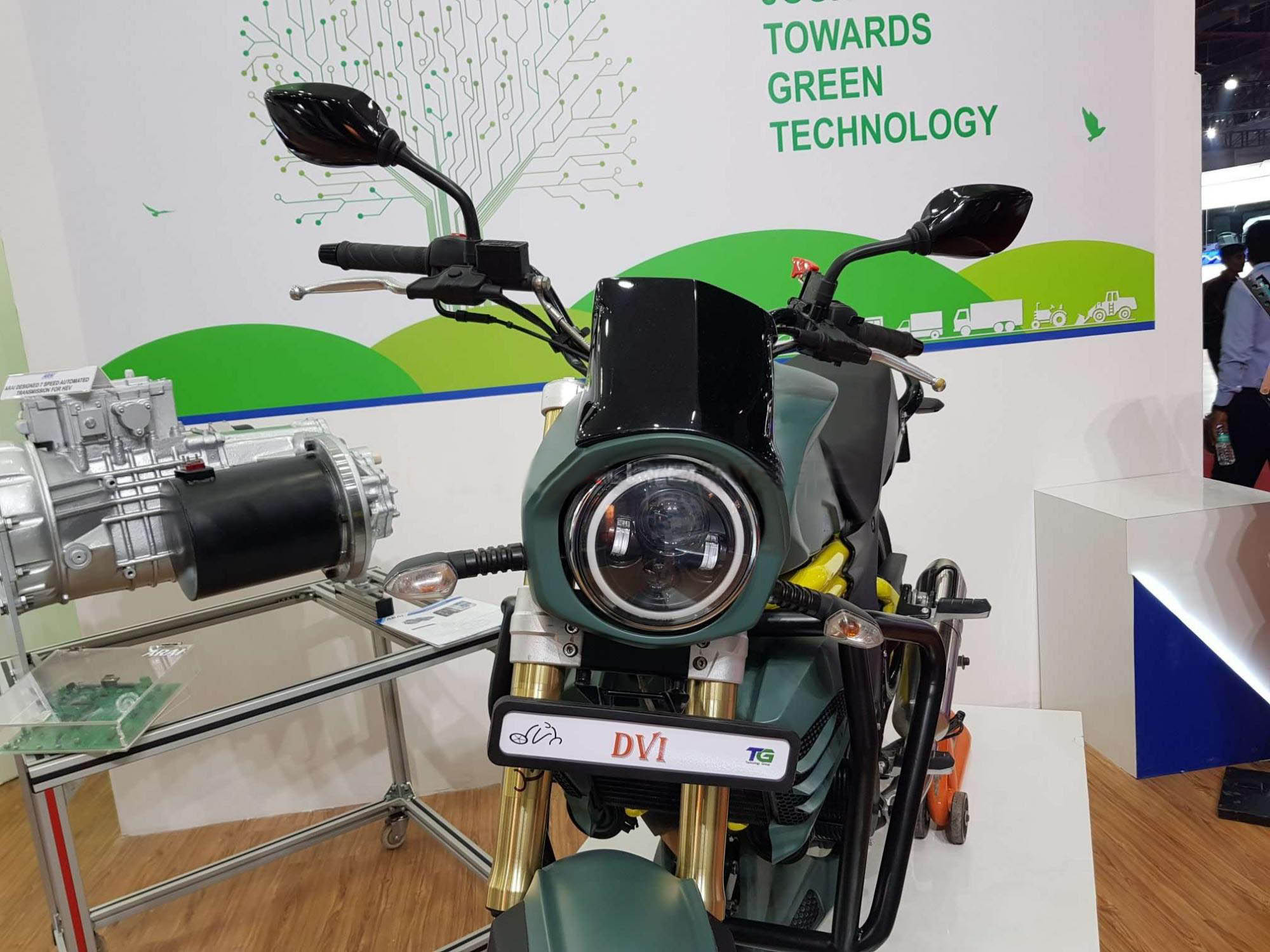 arai mahindra mojo 轻度混合动力摩托车在印度亮相