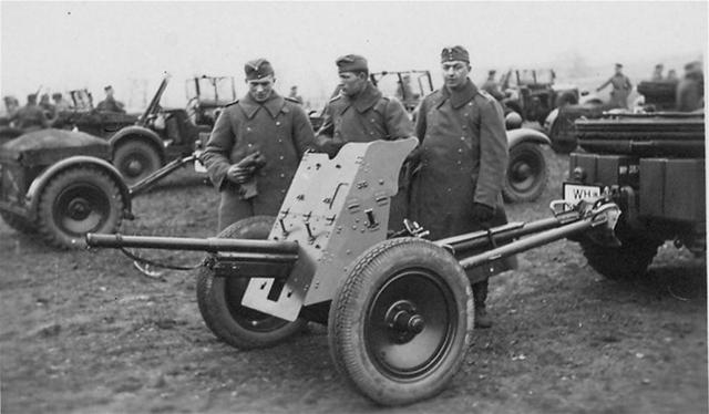 1936年列装德军的pak 35/36型反坦克炮,为适应摩托化行军而采铀了