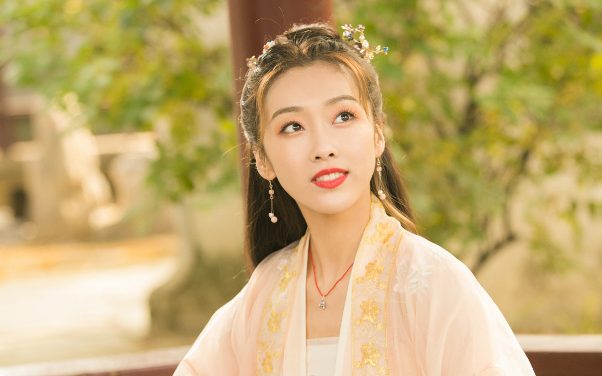 人到中年,才最值得人们关怀,看完我沉默了__凤凰网