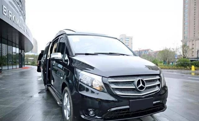 福建奔驰威霆高顶改装7座商务车现车多少钱
