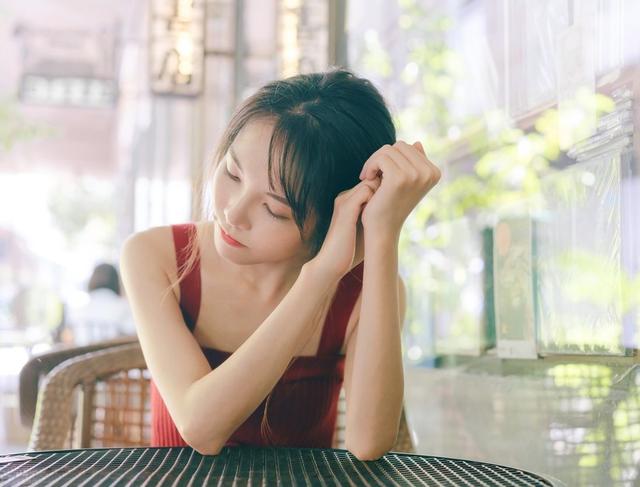 年过半百的女人喜欢啥样的男人?真的是小鲜肉吗 原来这才是答案