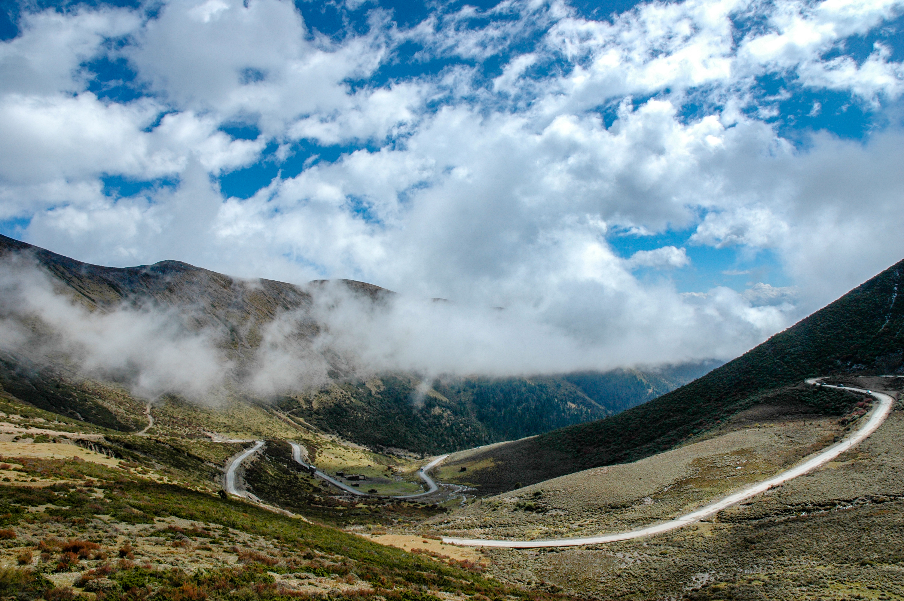 秋天,这条800公里的川西公路,是美得惊艳的"景观大道"__凤凰网