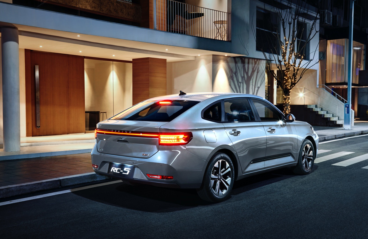 配置越级颜值新潮新宝骏rc5rc5w上市598万起售