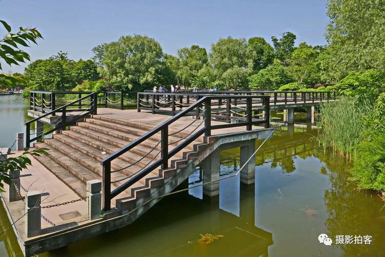 雲湖溼地公園位於宜興西南山區,滬寧杭三角地區的幾何中心,西鄰溧陽