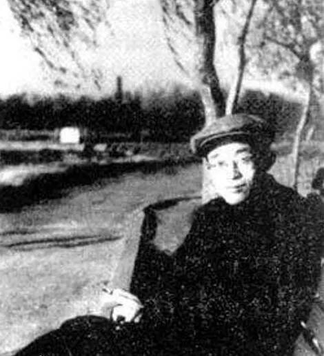 上图_ 乔羽，1927年11月16日出生于山东济宁，词作家、剧作家