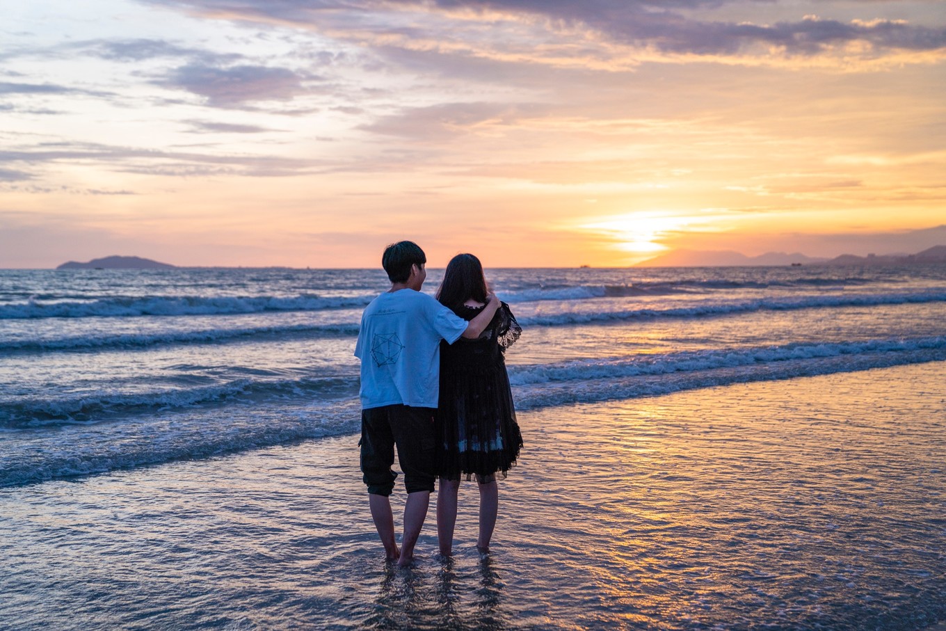 三亚游客最爱去的海滩,建议傍晚再过来,这里有最美的海岸日落