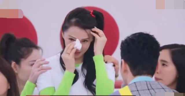 张萌曝黄晓明总给姐姐们发红包，一人200超大气