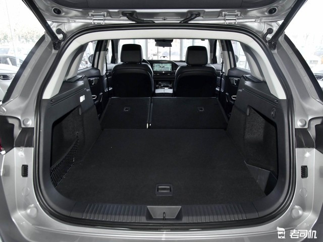 霸气壮汉型suv小哥带你看奔腾t99