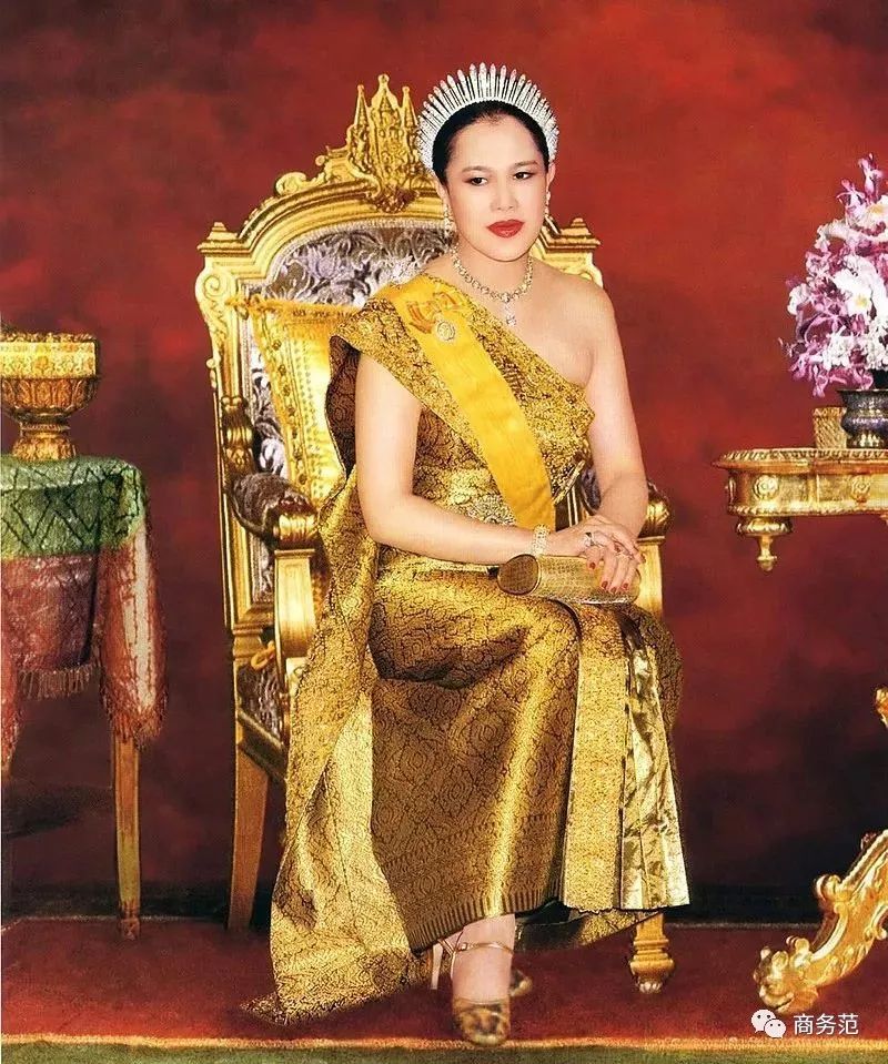 泰国王太后88岁生日和老国王相爱相杀无底线溺爱儿子