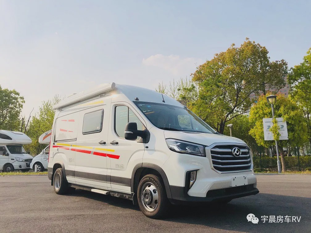 顺旅新款首发，可以商务可以K歌可以旅行，大通V90 B型国六版房车__凤凰网