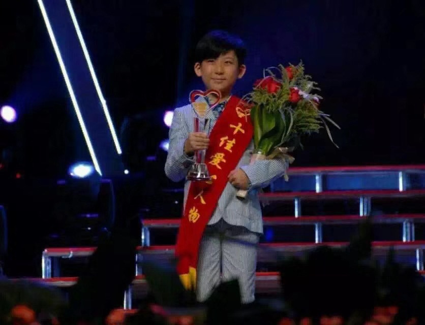 深圳柳博|在关爱引领下感恩前行 感动深圳十佳爱心人物柳博