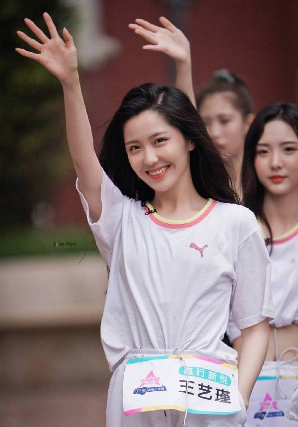 张新成前女友旧照黑又胖创造营的王艺瑾是假甜女孩吗
