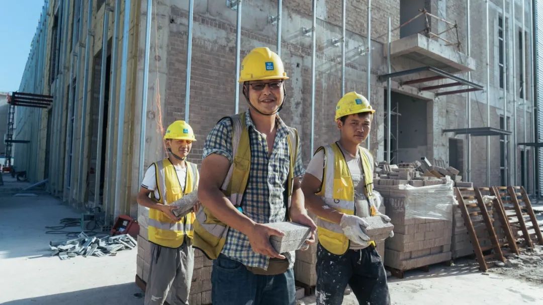 8月3日,上海上空是刷爆朋友圈的水晶天.