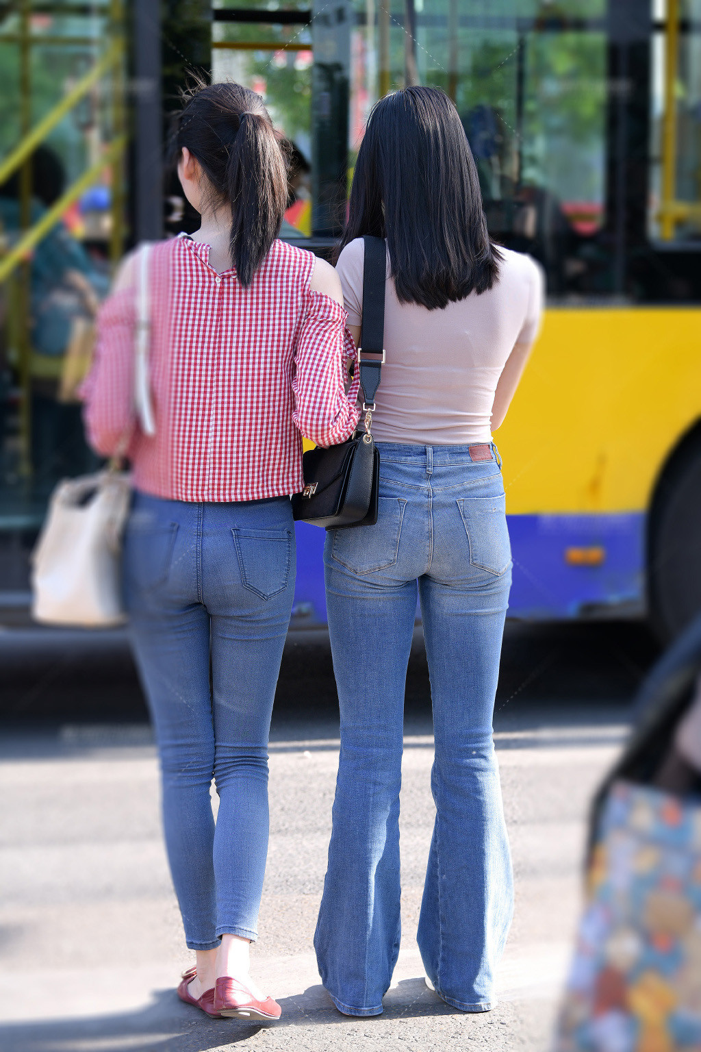 服装拍摄案例 | 广州女装韩国牛仔裤t恤女装拍摄影|摄影|时尚|如视界 - 原创作品 - 站酷 (ZCOOL)