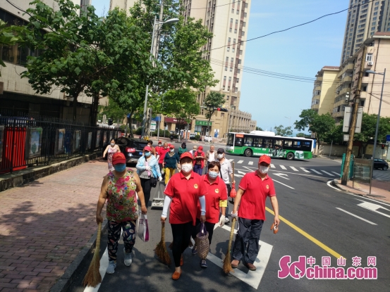 打开凤凰新闻，查看更多高清图片