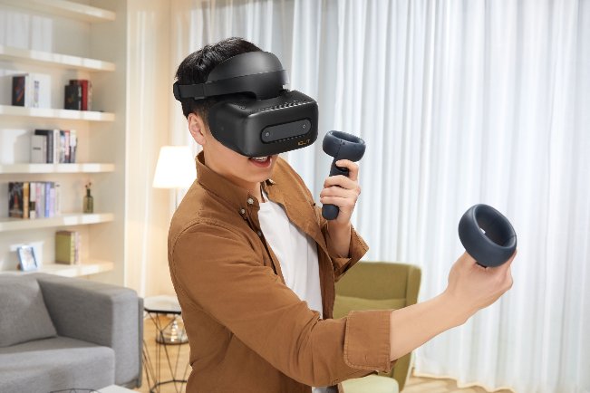 宅时期最合适的游戏机来了爱奇艺发奇遇2pro6dofvr体感游戏机