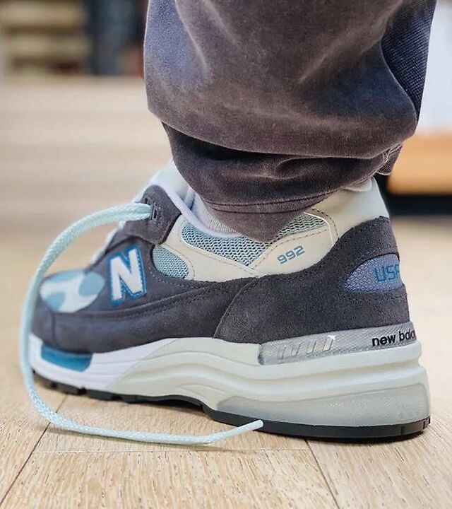 球鞋丨yeezy451火星鞋实物曝光网友灵感源自水饺