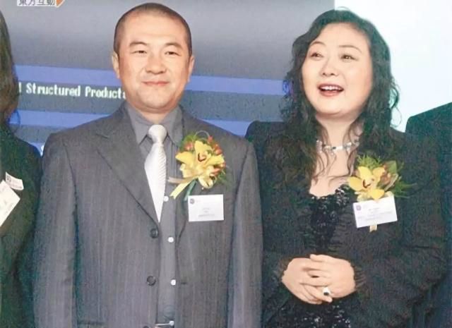 龙湖地产的功臣之一却在离婚后被人诟病吃软饭地产人蔡奎