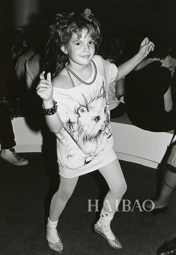 从"失足童星"到好莱坞甜心——德鲁·巴里摩尔 (drew barrymore)