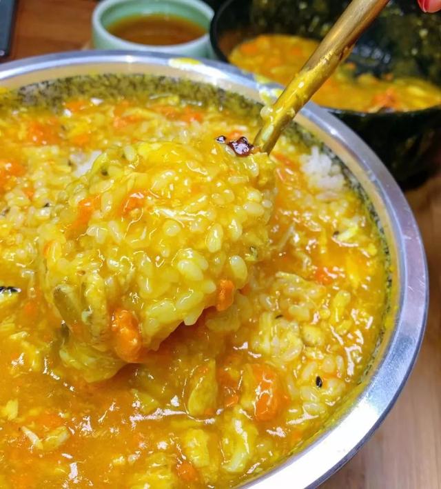 打卡长春网红蟹黄捞饭一碗饭6只蟹满足红蓝buff只有他家才有