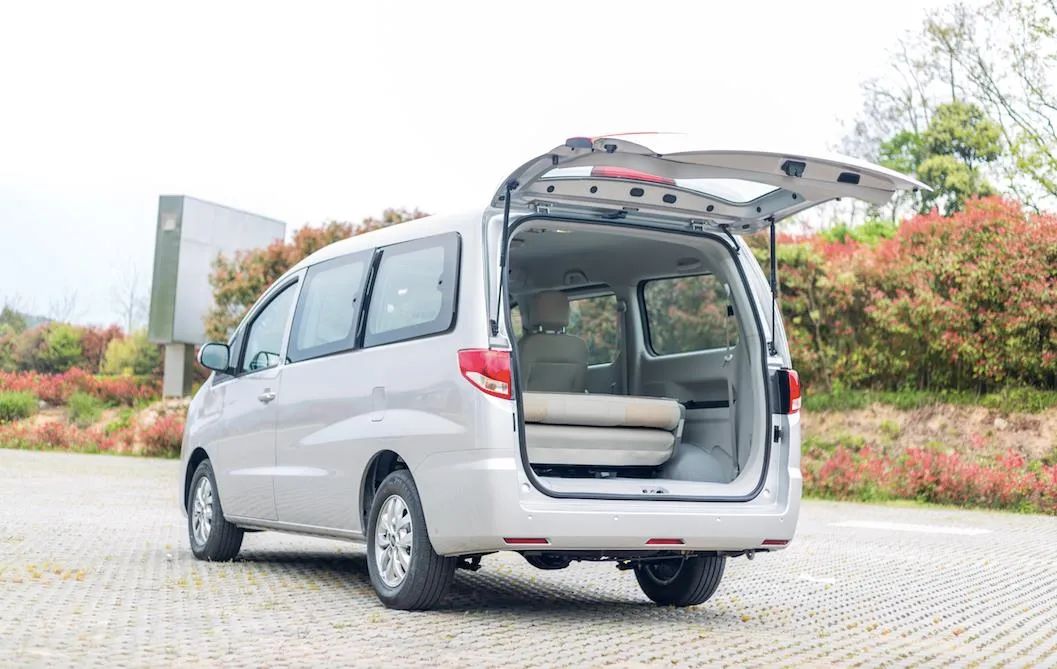 这款柴油版mpv的出现让众多创业者喜不自禁这才是我们想要的