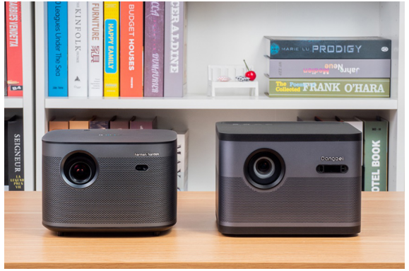 预算5000如何选投影仪极米h3当贝f3实拍比较