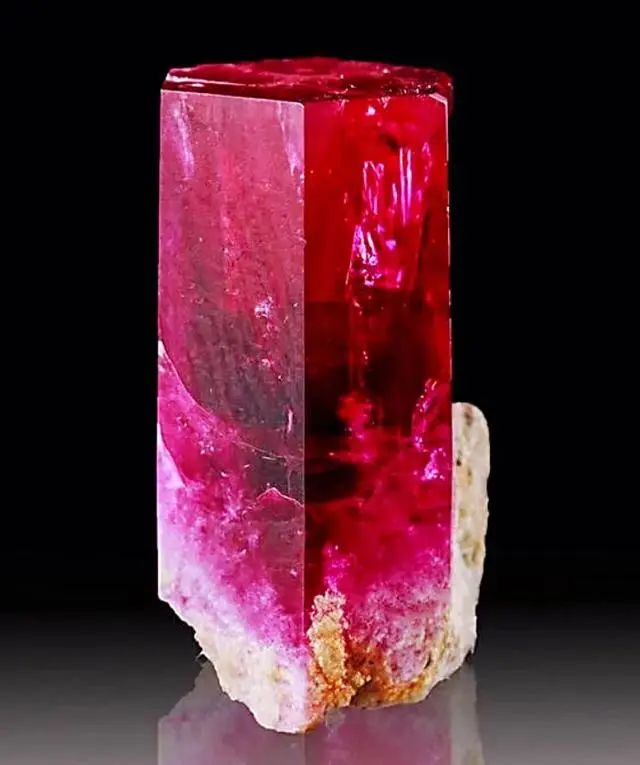 有钱也买不到!世界上最稀少最美丽的宝石