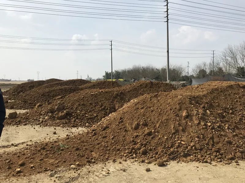 133km,主要工程量为路基挖方15万m3,砂砾石填筑56万m3,片石回填9万m3