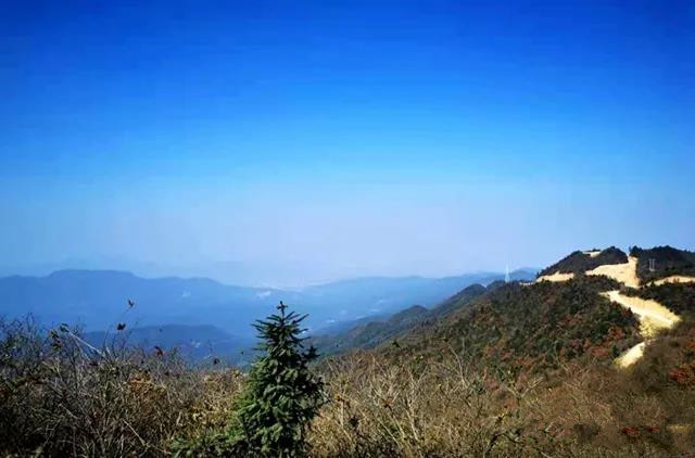 魅力苍峰,一脚三县