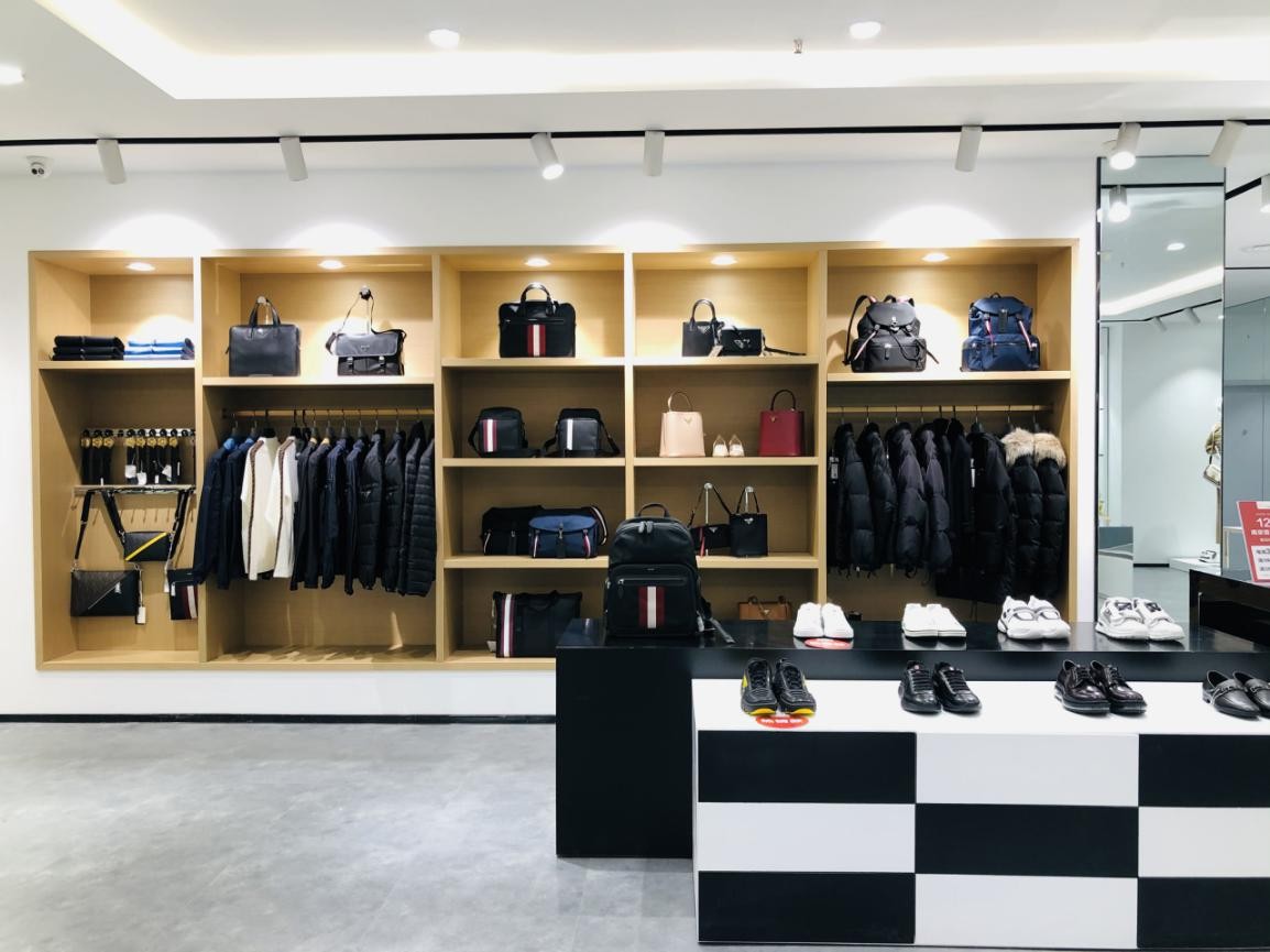 苏宁百货×珍品网,打造的第一家【苏宁珍品奢侈品馆】在南京盛大开业