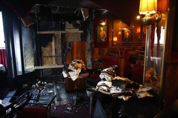 接待过毕加索海明威的百年巴黎咖啡馆被纵火 只因…（组图） - 2