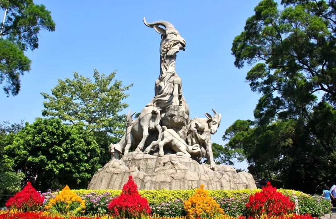 广州市新华书店每周《经典岭南》 经典 岭南 坐落在越秀山上的 五羊