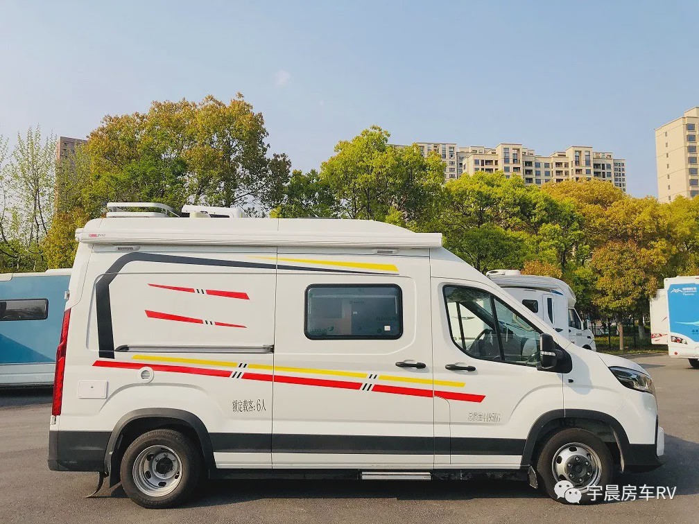 顺旅新款首发，可以商务可以K歌可以旅行，大通V90 B型国六版房车__凤凰网