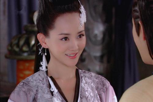 相继粉碎了燕南飞,公子羽,杨夫人等人的重重阴谋,揭开了杨常风被害和