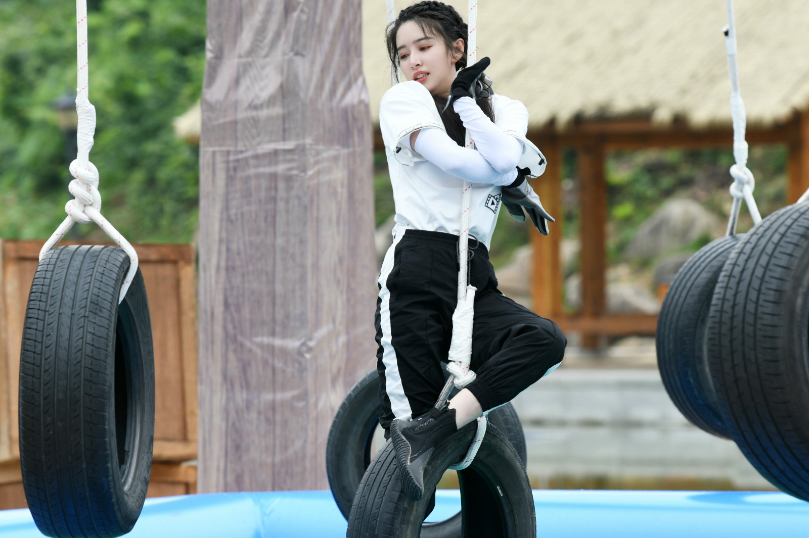 阚清子元气首秀《奔跑吧》 "游戏黑洞"反差萌无敌__凤凰网