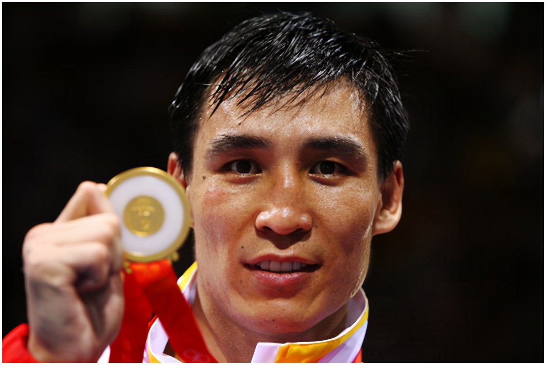 奥运冠军张小平曾完胜重量级梅威瑟打造kok拳赛助推中国拳击