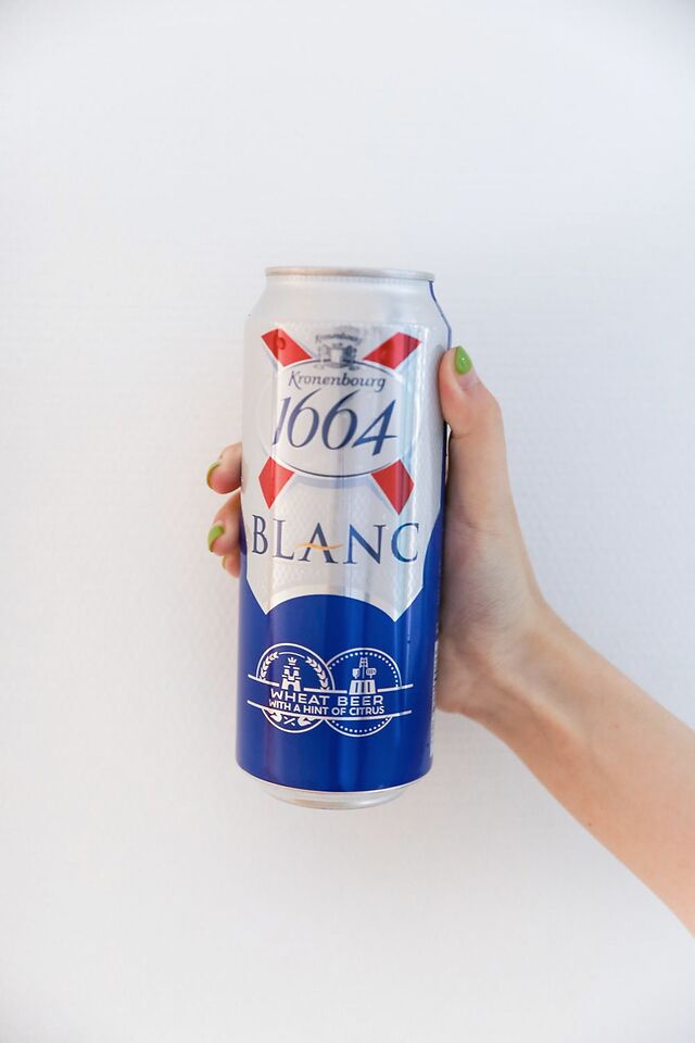 喜力啤酒诞生于1873年的荷兰,一直坚持原来的配方,百年来从未改变过.