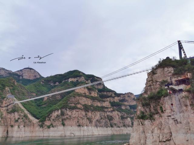 中国首条横跨黄河的玻璃吊桥，就在河南济源，已经成为网红景点