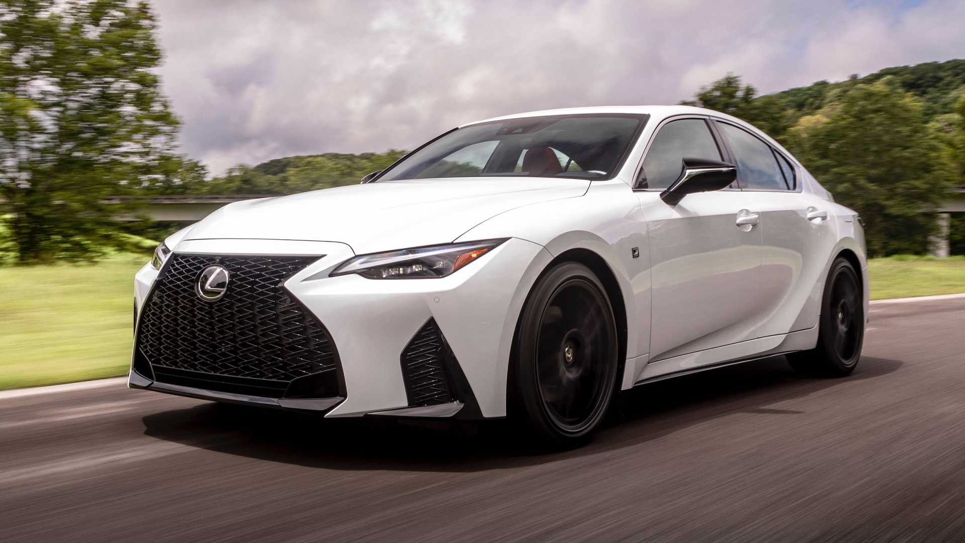 2021款雷克萨斯is换汤不换药单凭这张脸就能吃饱饭