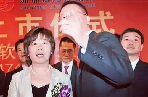 王来春在立讯上市仪式(图源:中金在线)
