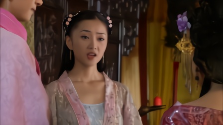 乡下野丫头一听要打板子,抓起妃子衣服就摔脸