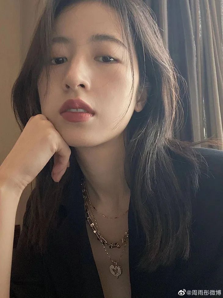 美人计 | 唇色随感情线走,女霸总周雨彤的招绝了